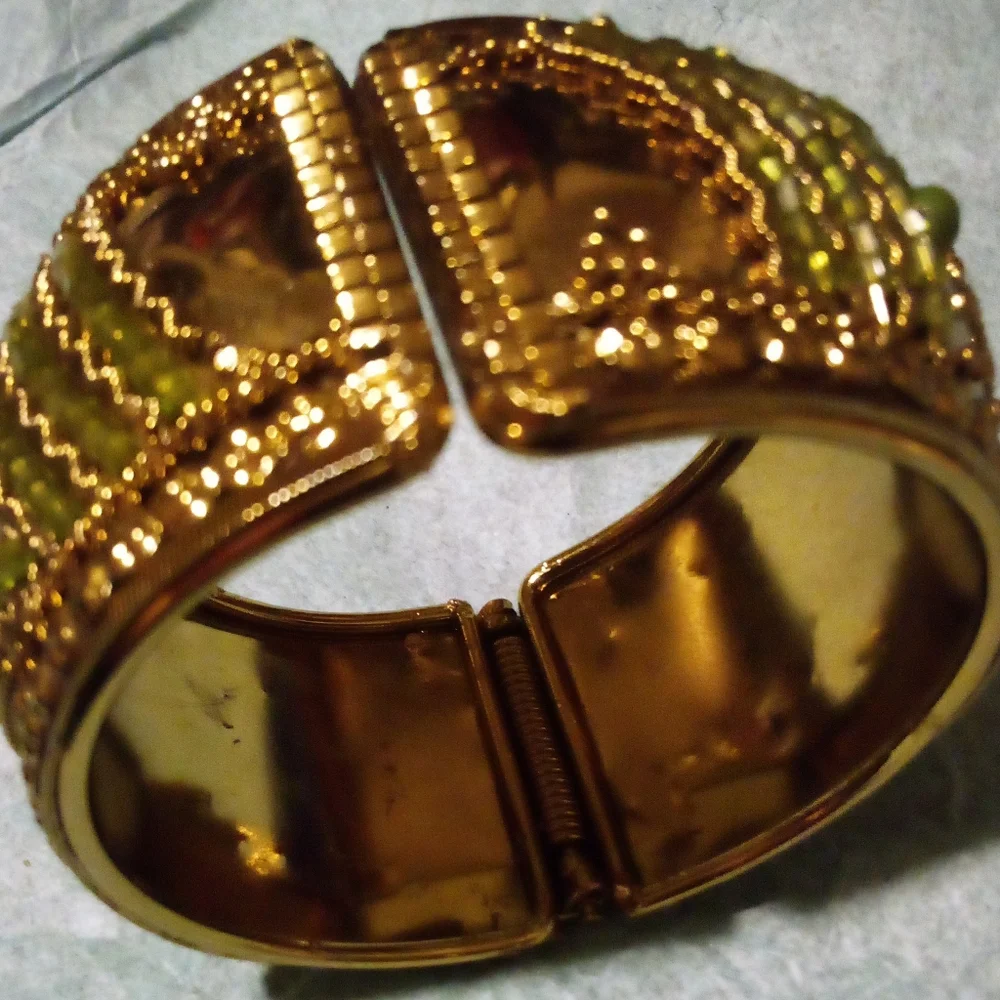 Beautiful Ornate Gold Tone Beaded Filagree Clamp Bracelet